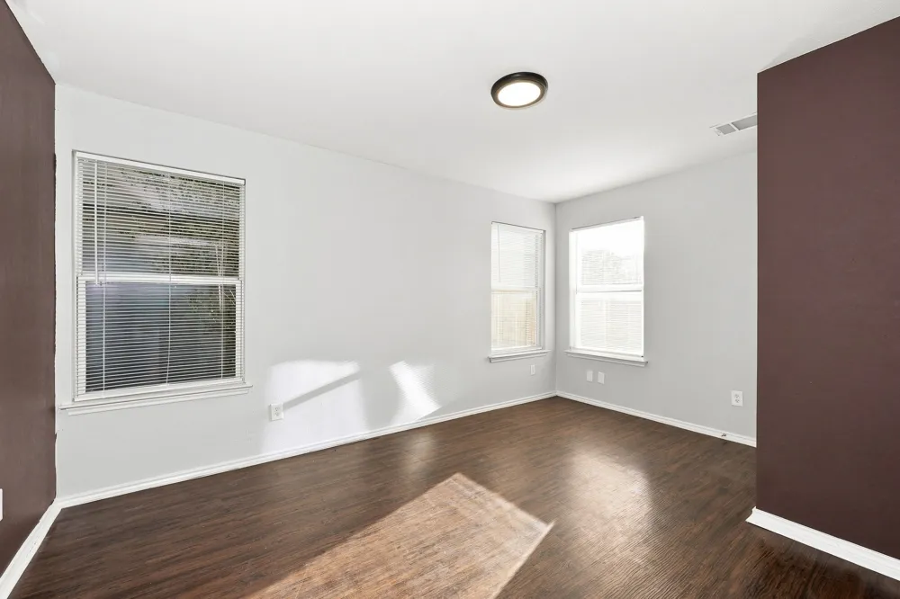 1409 Mission Hills Lane Dallas, TX 75217