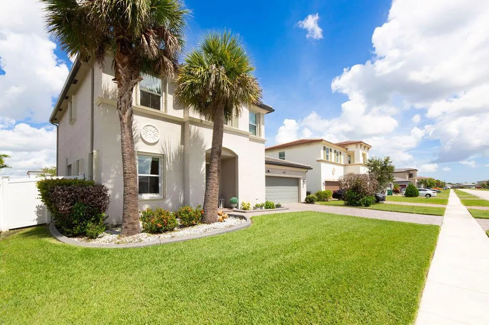 7691 NW GREENSPRING STREET Port St. Lucie, FL 34987