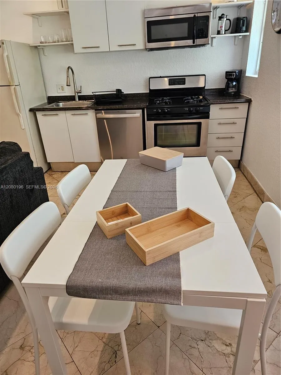 500 14th St #203 Miami Beach, FL 33139