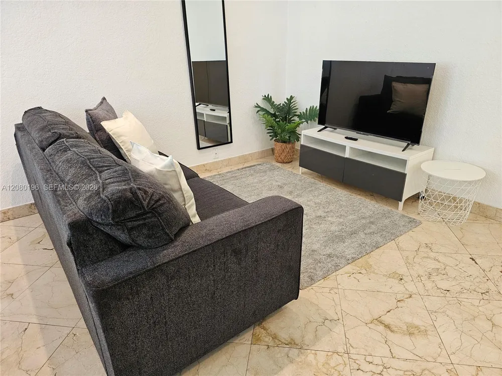 500 14th St #203 Miami Beach, FL 33139