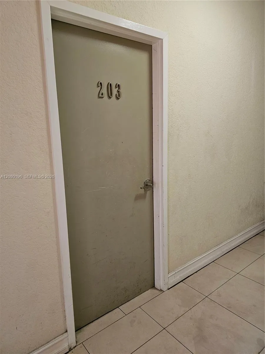 500 14th St #203 Miami Beach, FL 33139