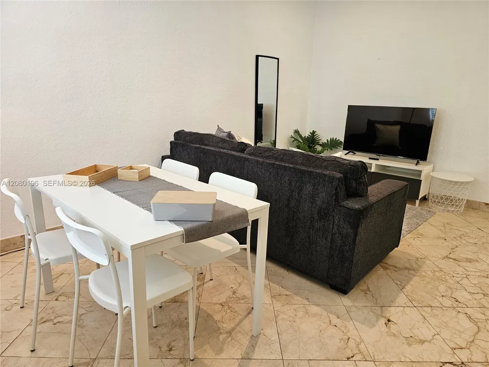 500 14th St #203 Miami Beach, FL 33139