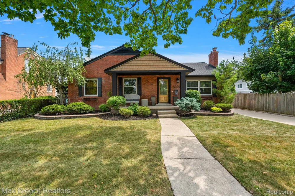 1635 Torry Street Birmingham City, MI 48009
