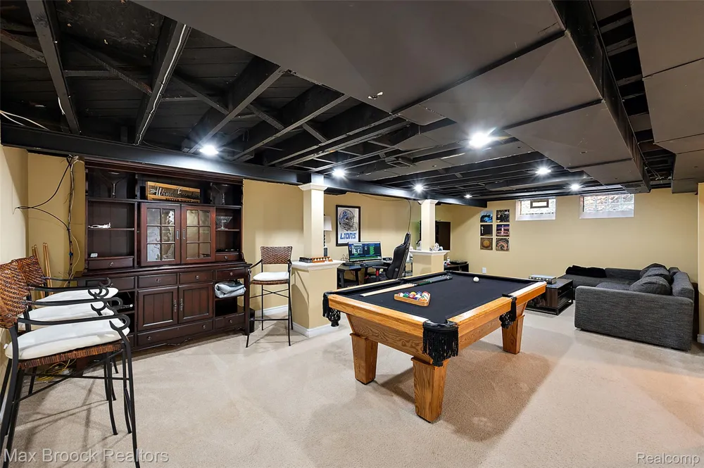 1635 Torry Street Birmingham City, MI 48009