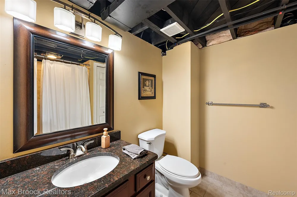 1635 Torry Street Birmingham City, MI 48009
