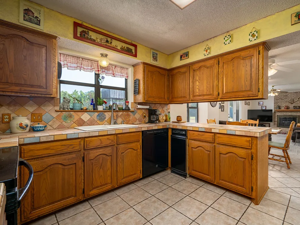 4475 County Road 3800 Athens, TX 75752
