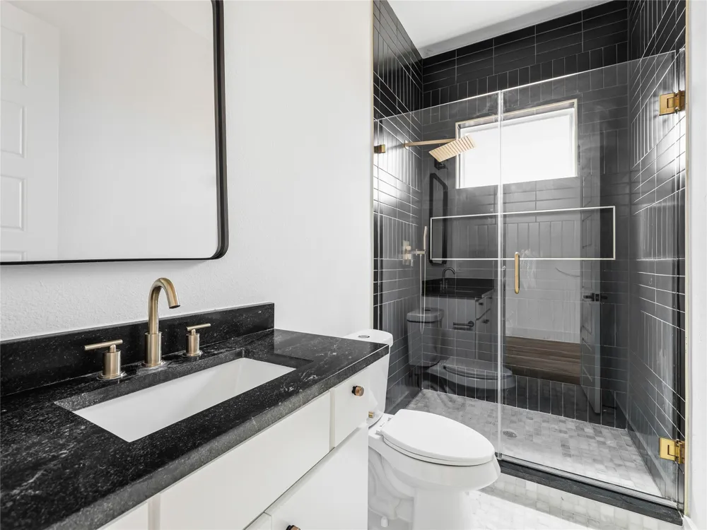 1958 Toronto Street Dallas, TX 75212