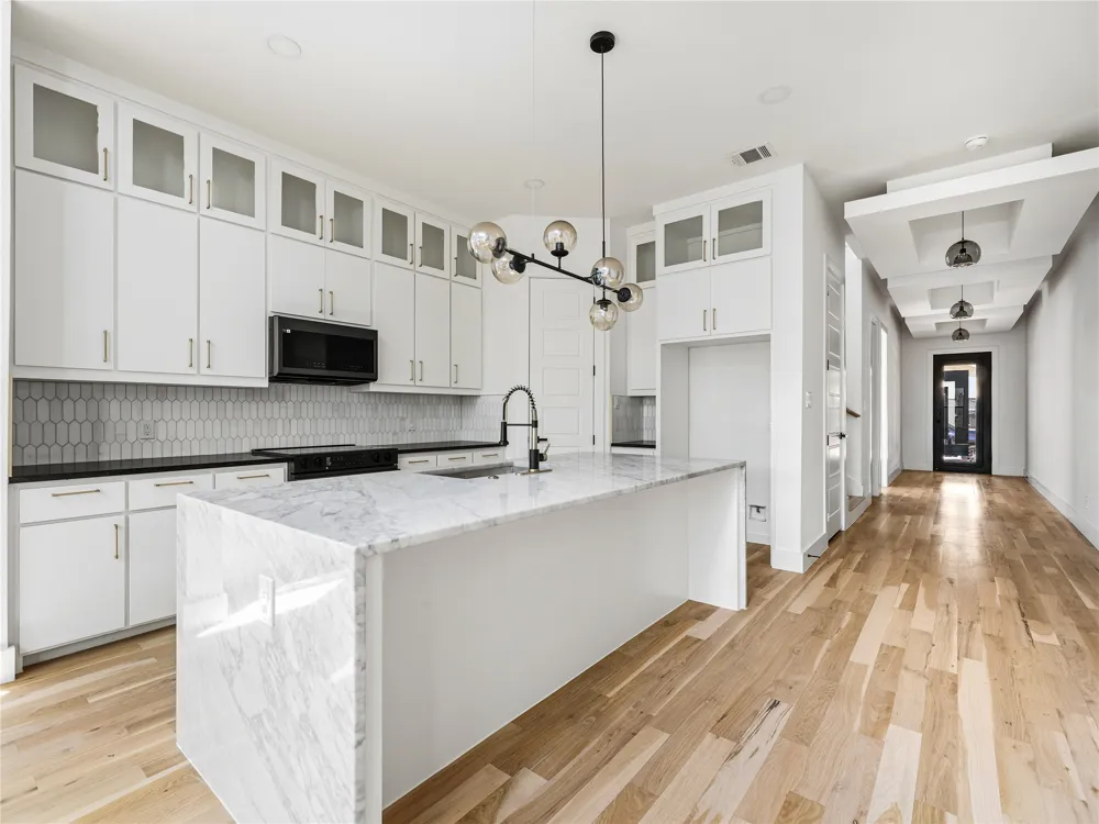 1958 Toronto Street Dallas, TX 75212