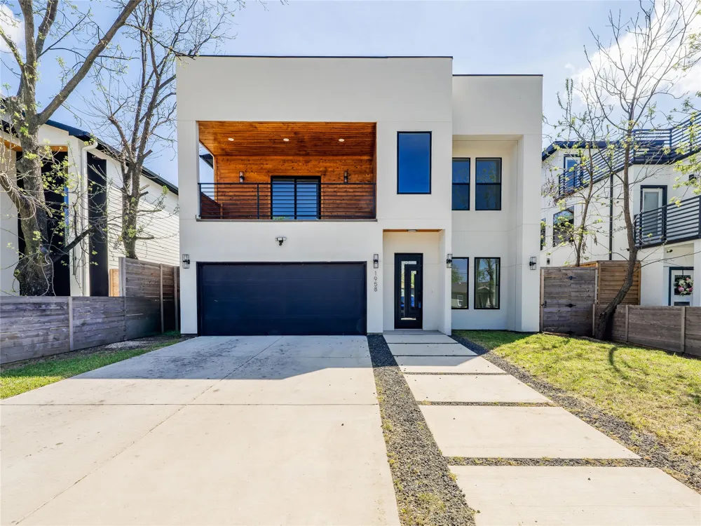 1958 Toronto Street Dallas, TX 75212