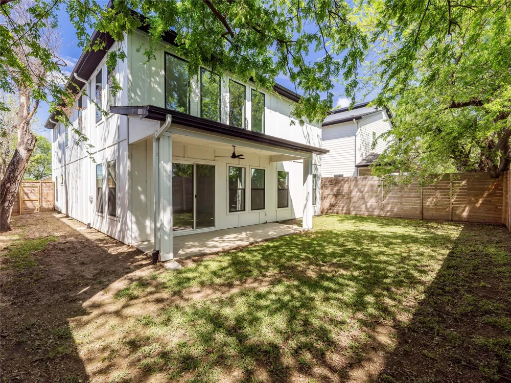 1958 Toronto Street Dallas, TX 75212