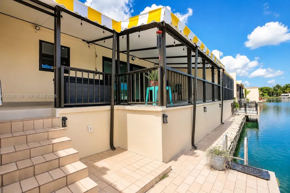 7020 Crown Gate Dr #7020 Miami Lakes, FL 33014