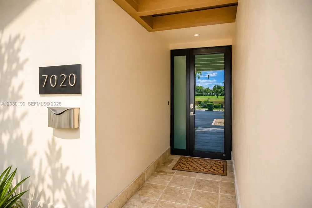 7020 Crown Gate Dr #7020 Miami Lakes, FL 33014