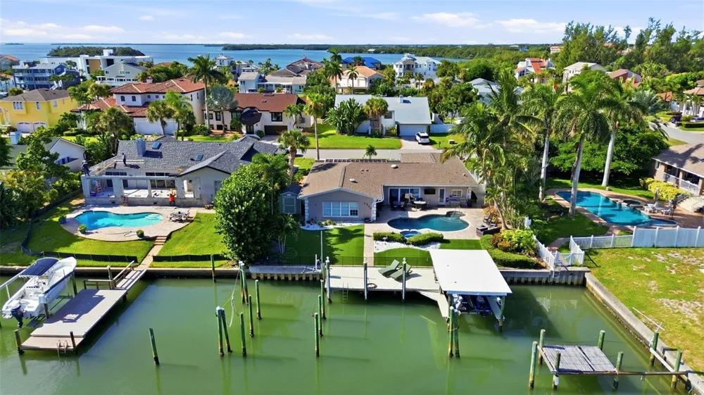 137 12TH STREET E Tierra Verde, FL 33715