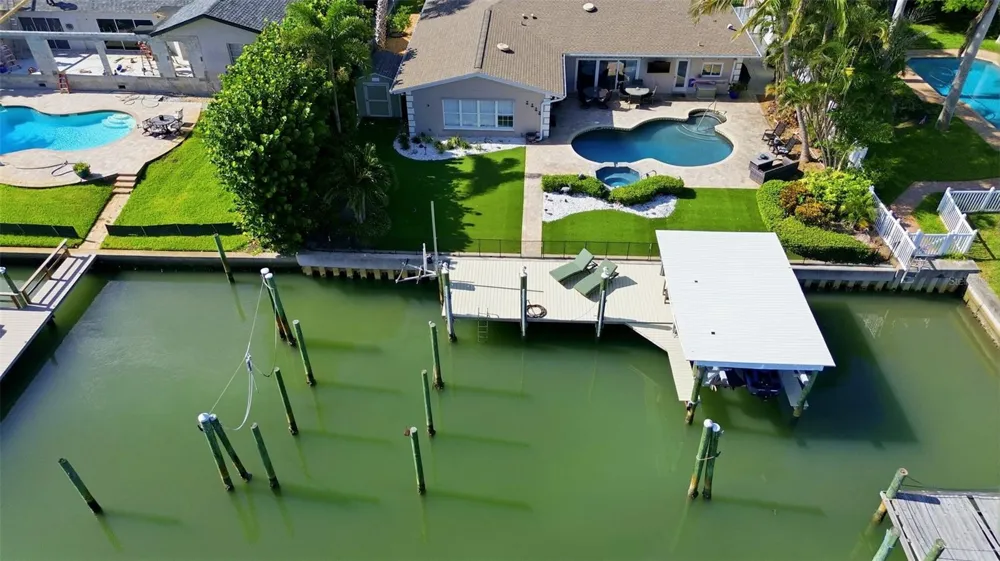 137 12TH STREET E Tierra Verde, FL 33715