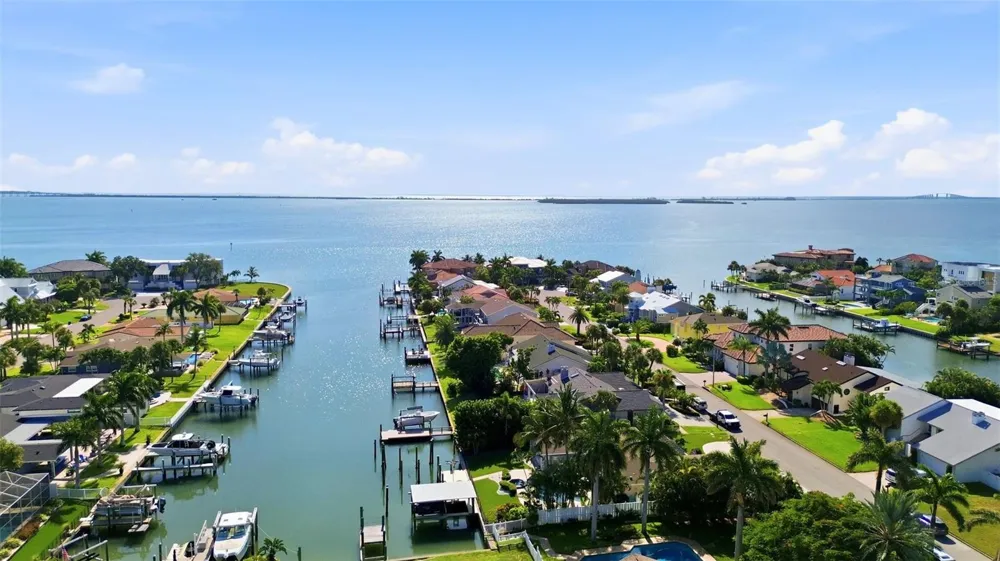 137 12TH STREET E Tierra Verde, FL 33715