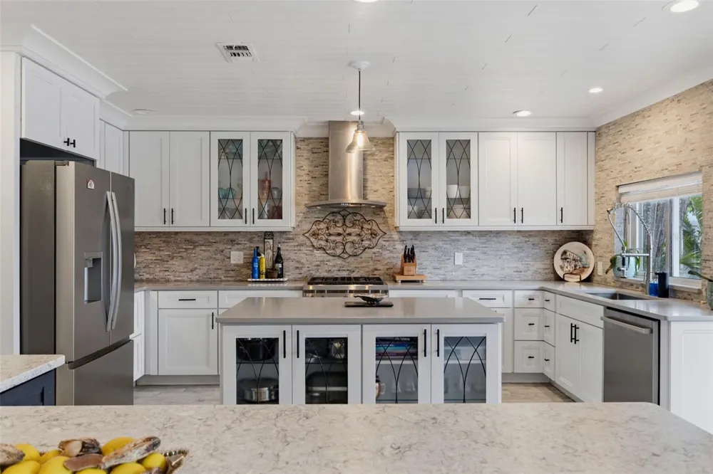 137 12TH STREET E Tierra Verde, FL 33715
