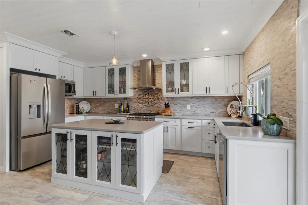 137 12TH STREET E Tierra Verde, FL 33715