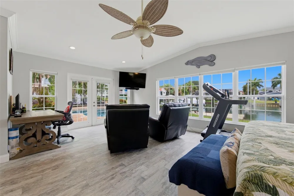 137 12TH STREET E Tierra Verde, FL 33715