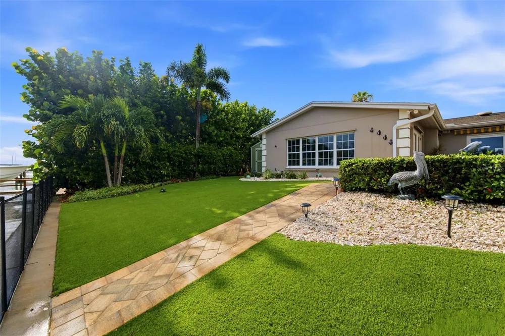 137 12TH STREET E Tierra Verde, FL 33715