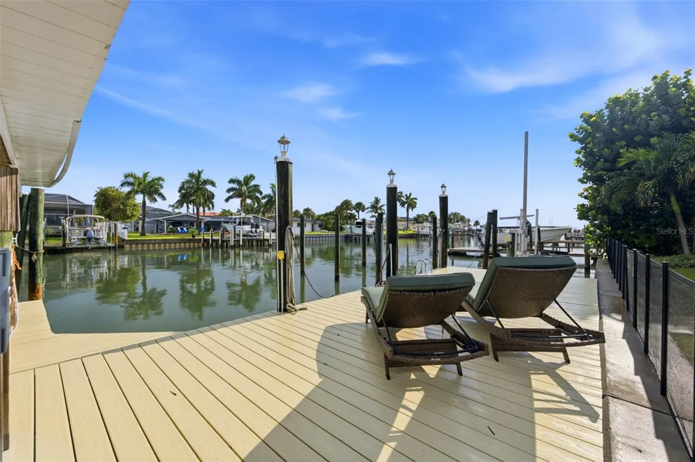 137 12TH STREET E Tierra Verde, FL 33715