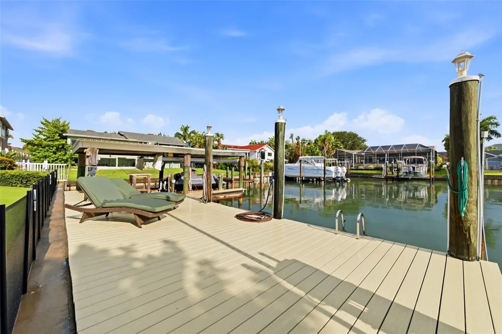 137 12TH STREET E Tierra Verde, FL 33715