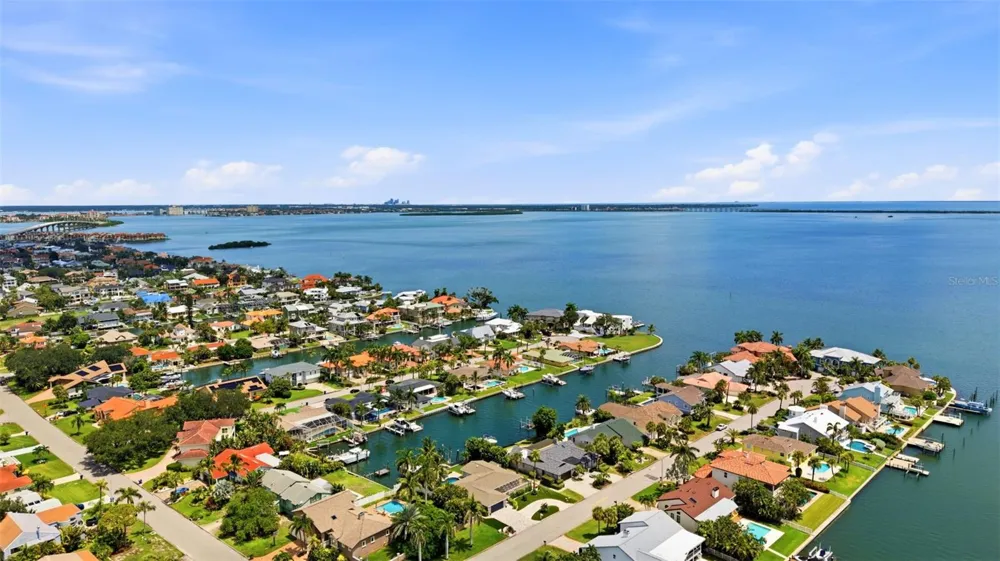 137 12TH STREET E Tierra Verde, FL 33715