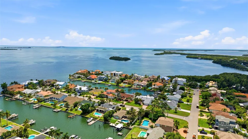 137 12TH STREET E Tierra Verde, FL 33715