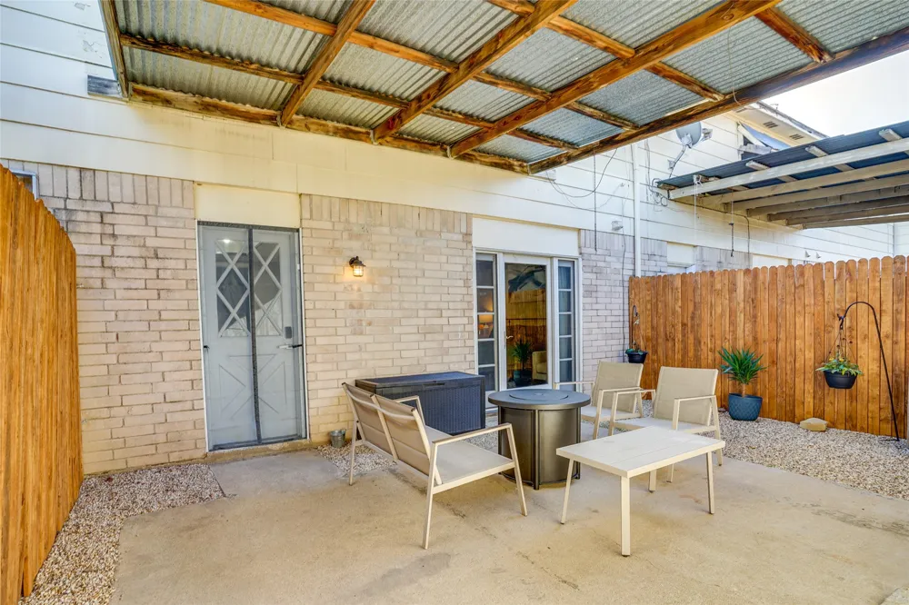 42 W Creek Lane #3 Grand Prairie, TX 75052
