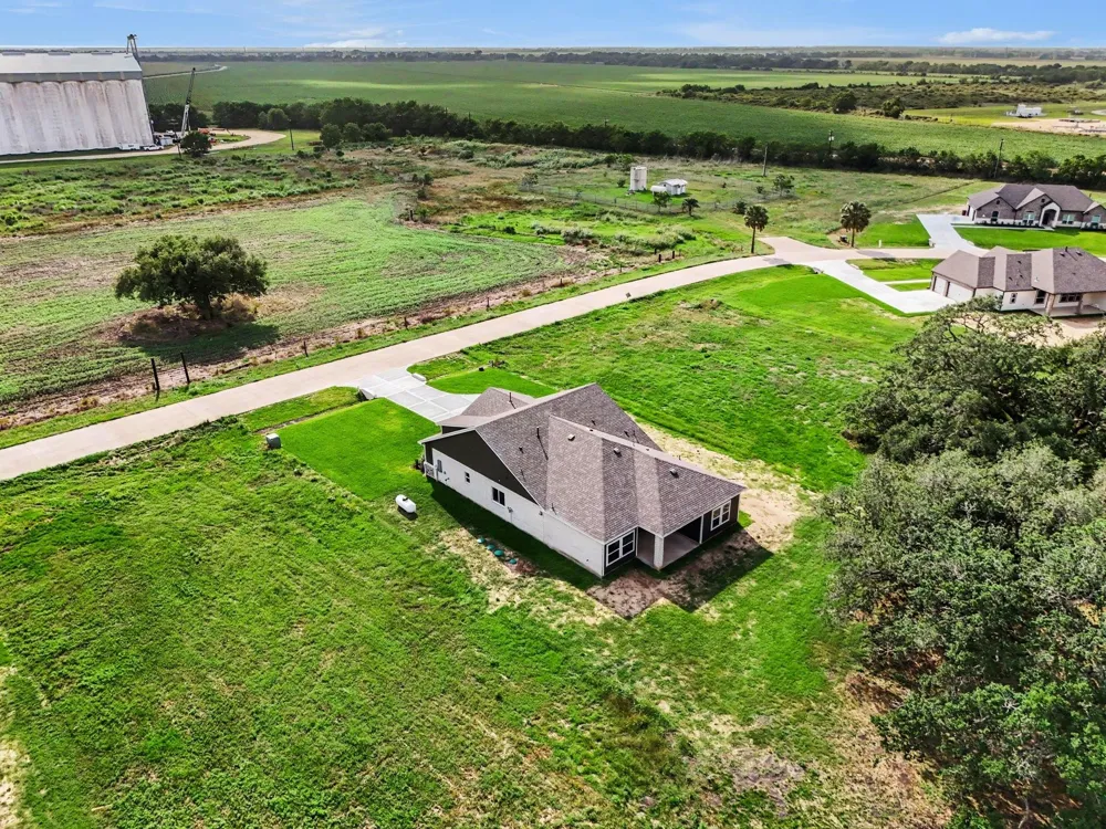 22 Red Barn Road Bay City, TX 77414