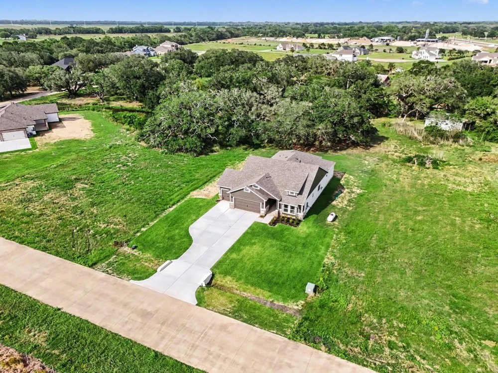 22 Red Barn Road Bay City, TX 77414