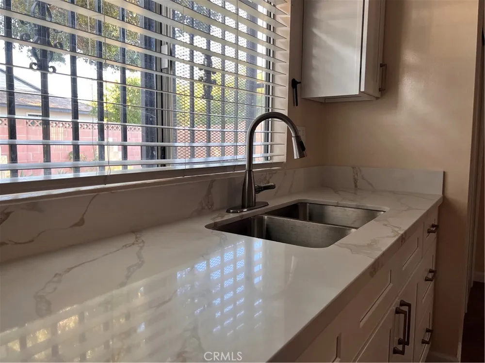 1404 Dawley La Puente, CA 91744