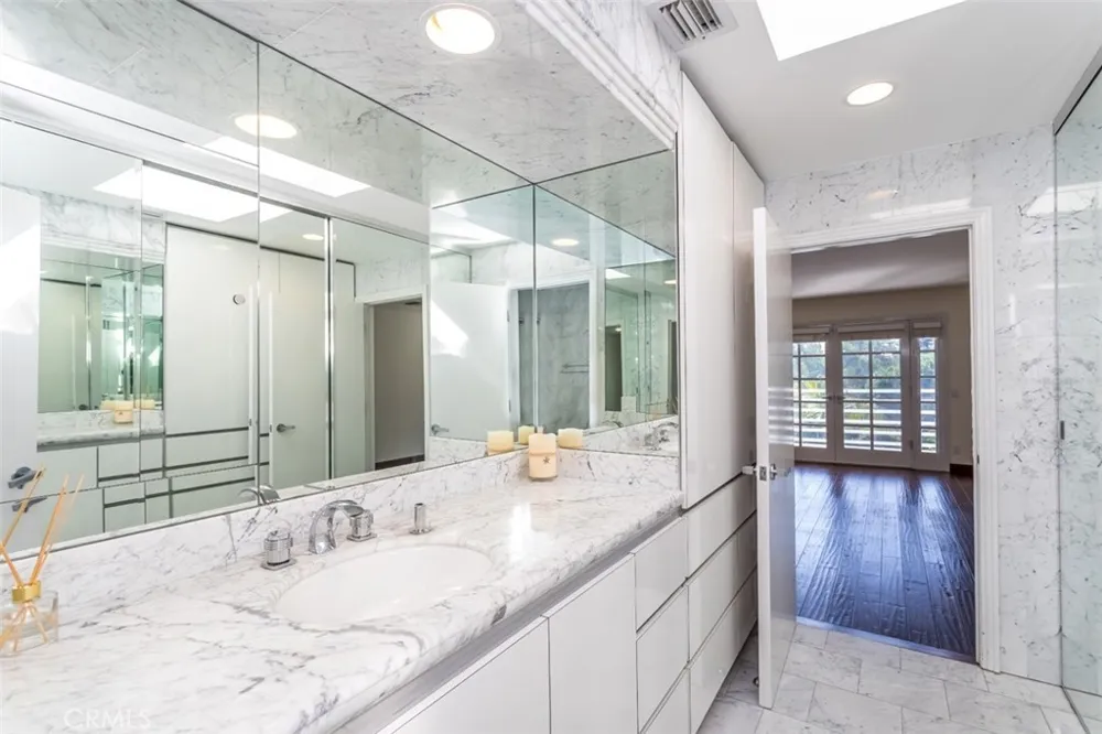 1255 Hilldale West Hollywood, CA 90069