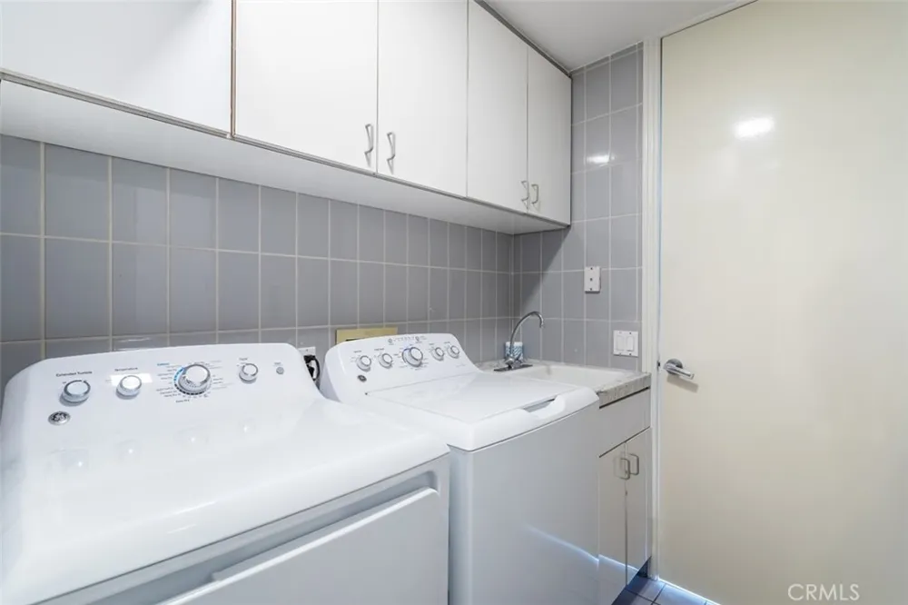 1255 Hilldale West Hollywood, CA 90069