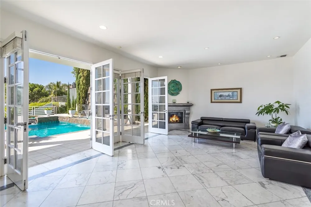 1255 Hilldale West Hollywood, CA 90069