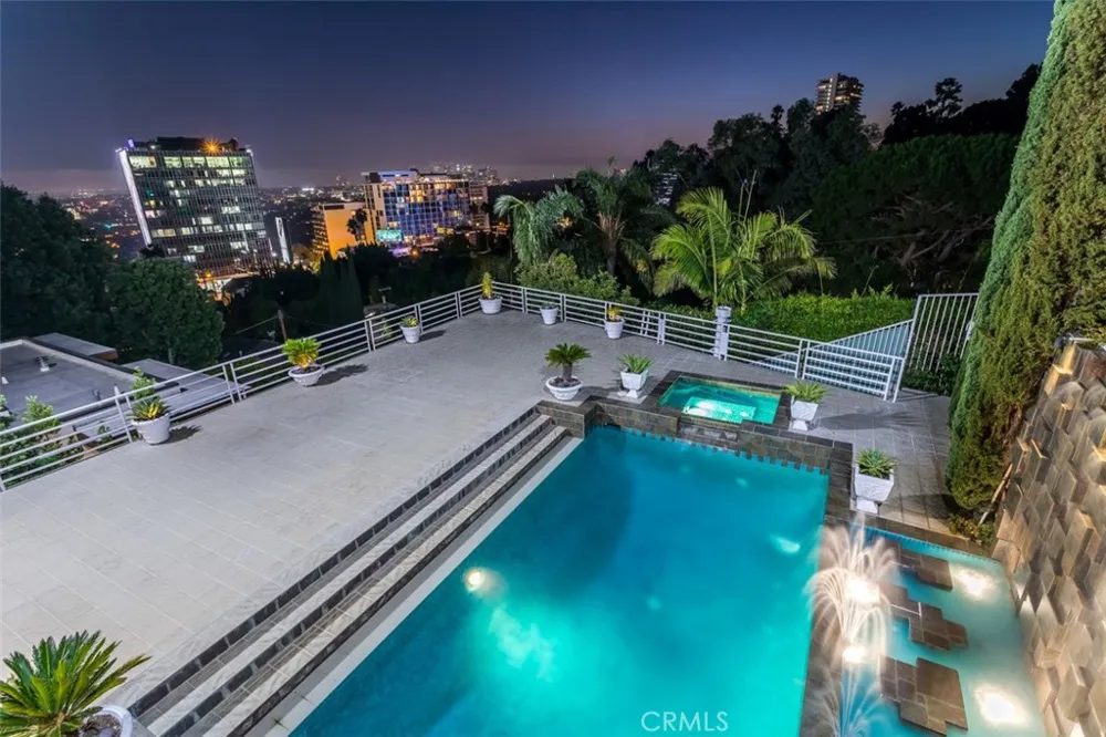 1255 Hilldale West Hollywood, CA 90069