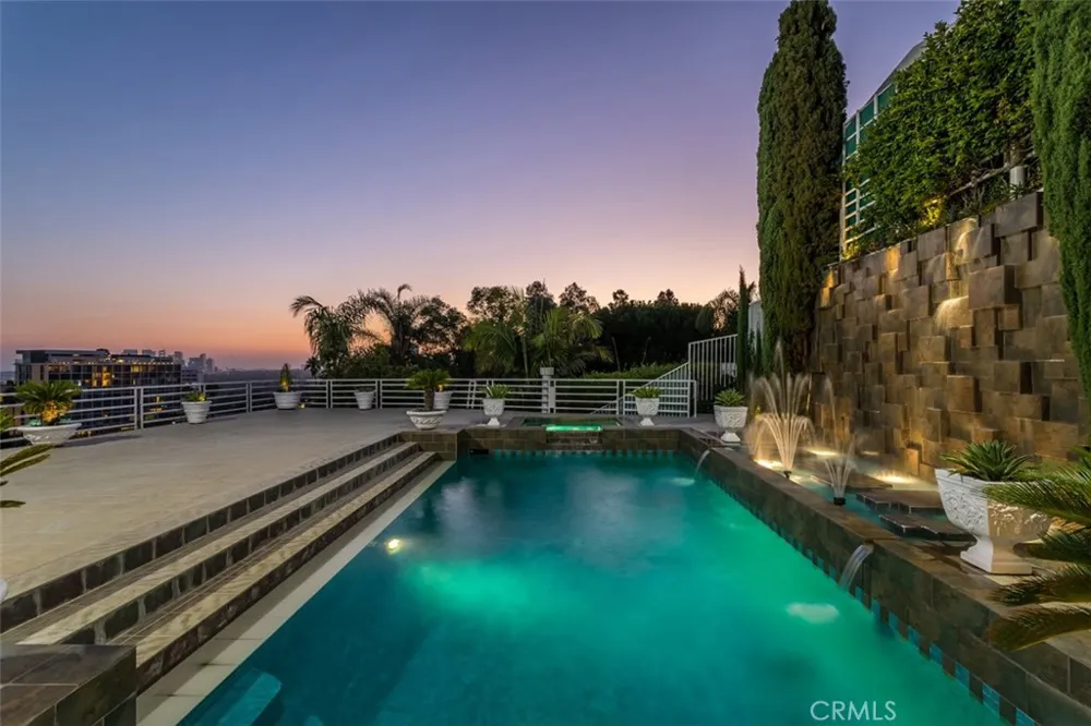 1255 Hilldale West Hollywood, CA 90069