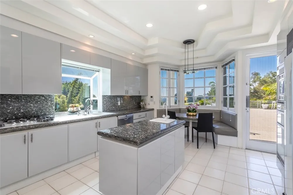 1255 Hilldale West Hollywood, CA 90069