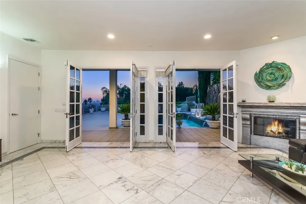 1255 Hilldale West Hollywood, CA 90069