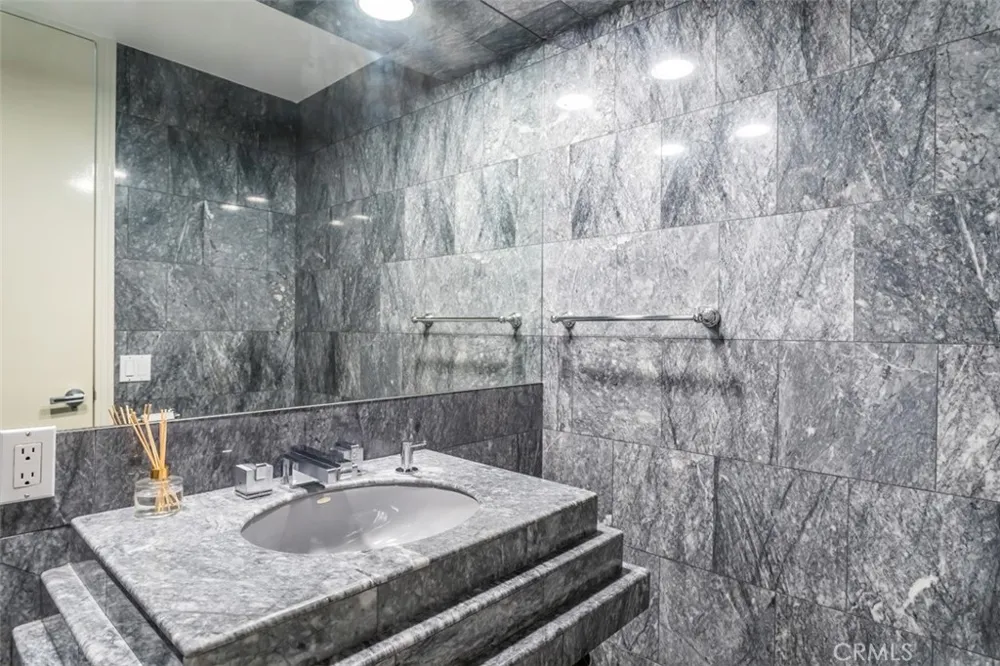 1255 Hilldale West Hollywood, CA 90069