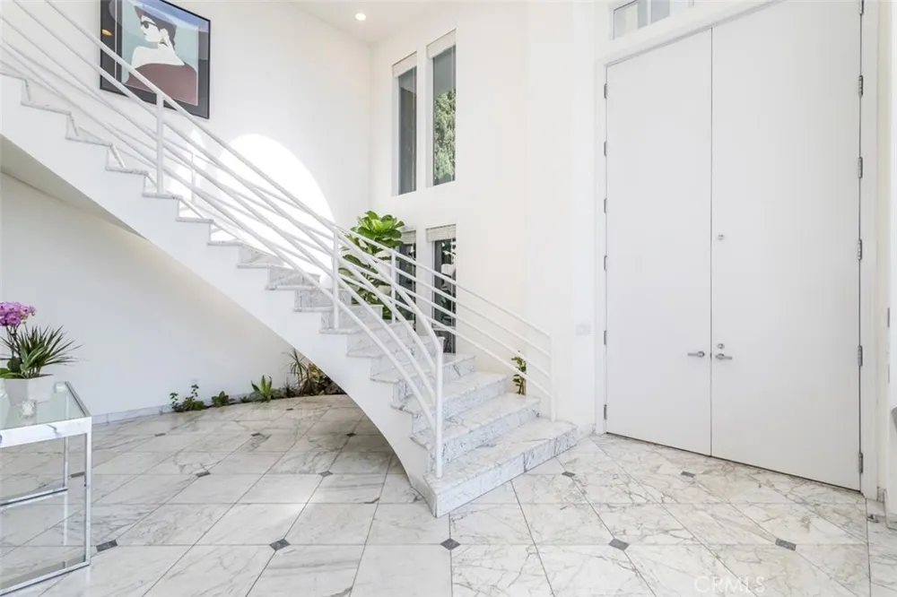 1255 Hilldale West Hollywood, CA 90069