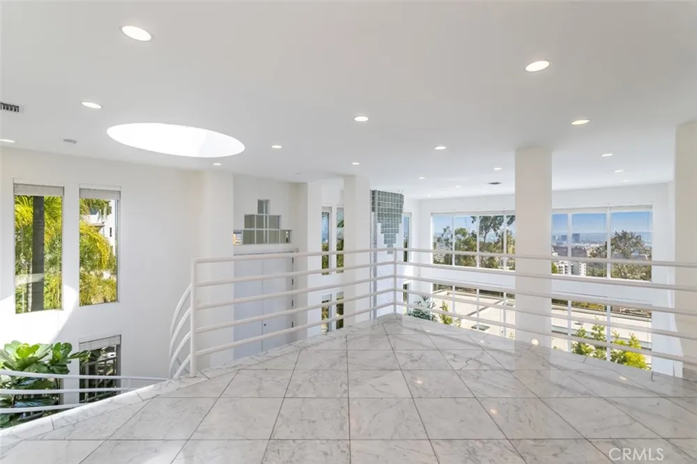 1255 Hilldale West Hollywood, CA 90069