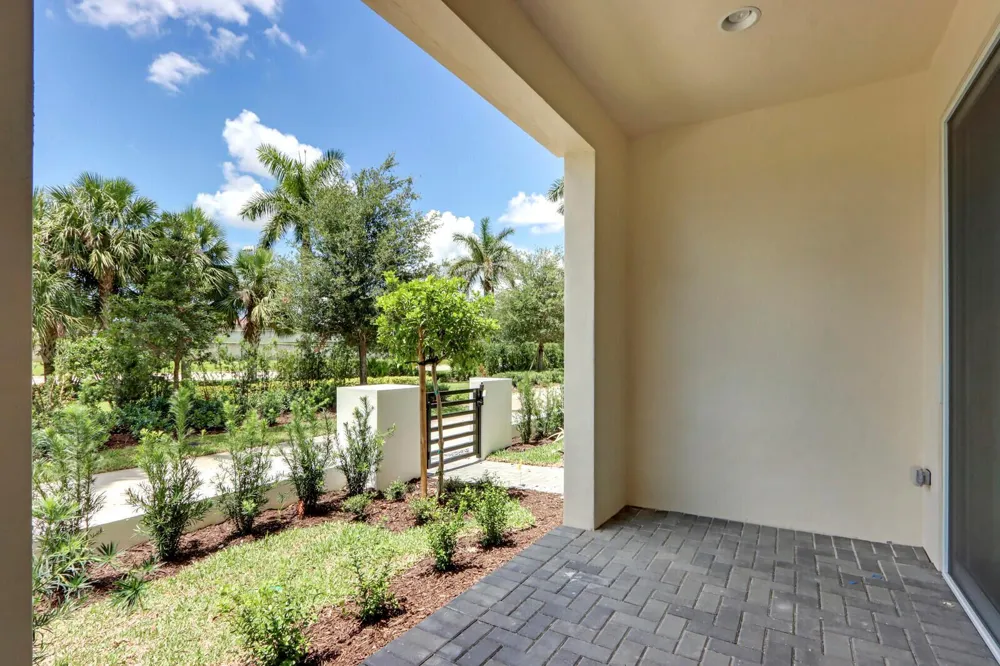 12556 Gross Pointe Drive Palm Beach Gardens, FL 33418