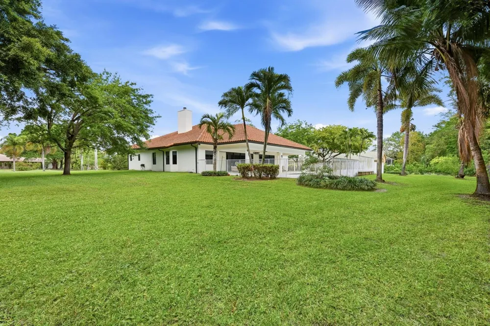 8717 ESTATE DRIVE West Palm Beach, FL 33411