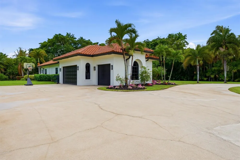 8717 ESTATE DRIVE West Palm Beach, FL 33411