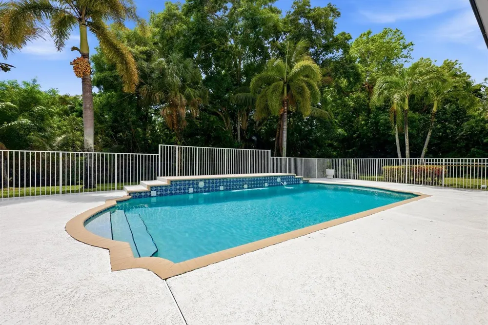 8717 ESTATE DRIVE West Palm Beach, FL 33411