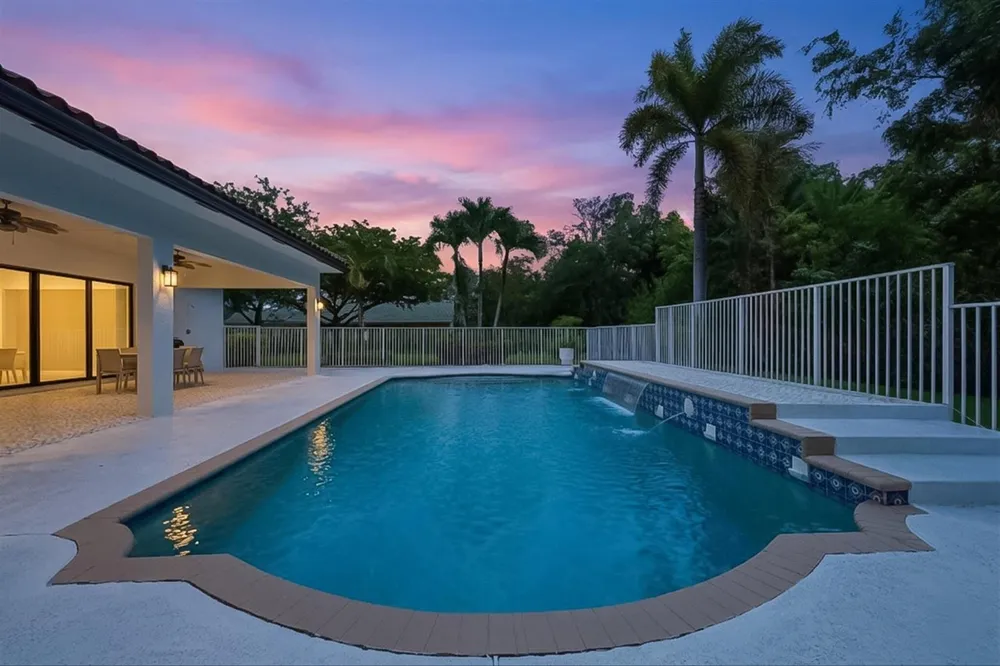 8717 ESTATE DRIVE West Palm Beach, FL 33411