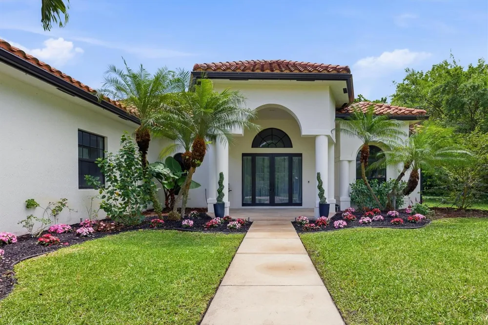 8717 ESTATE DRIVE West Palm Beach, FL 33411