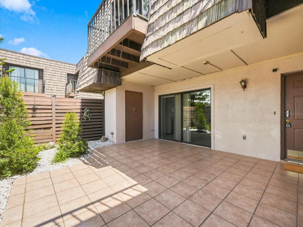 15314 E POND WOODS DRIVE #15314 Tampa, FL 33618