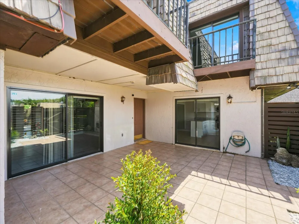 15314 E POND WOODS DRIVE #15314 Tampa, FL 33618