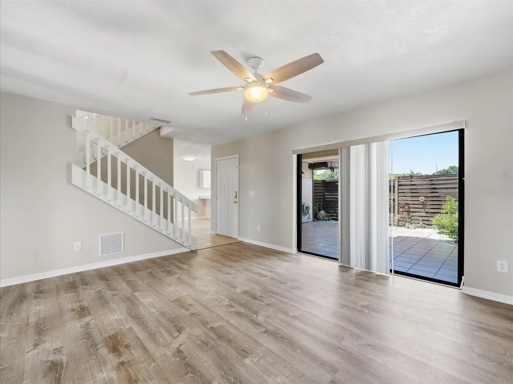 15314 E POND WOODS DRIVE #15314 Tampa, FL 33618